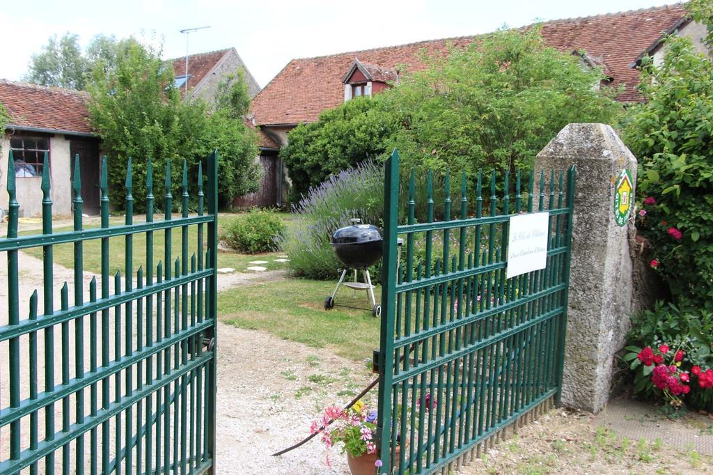 Le Clos De Chatres Oisly Bagian luar foto